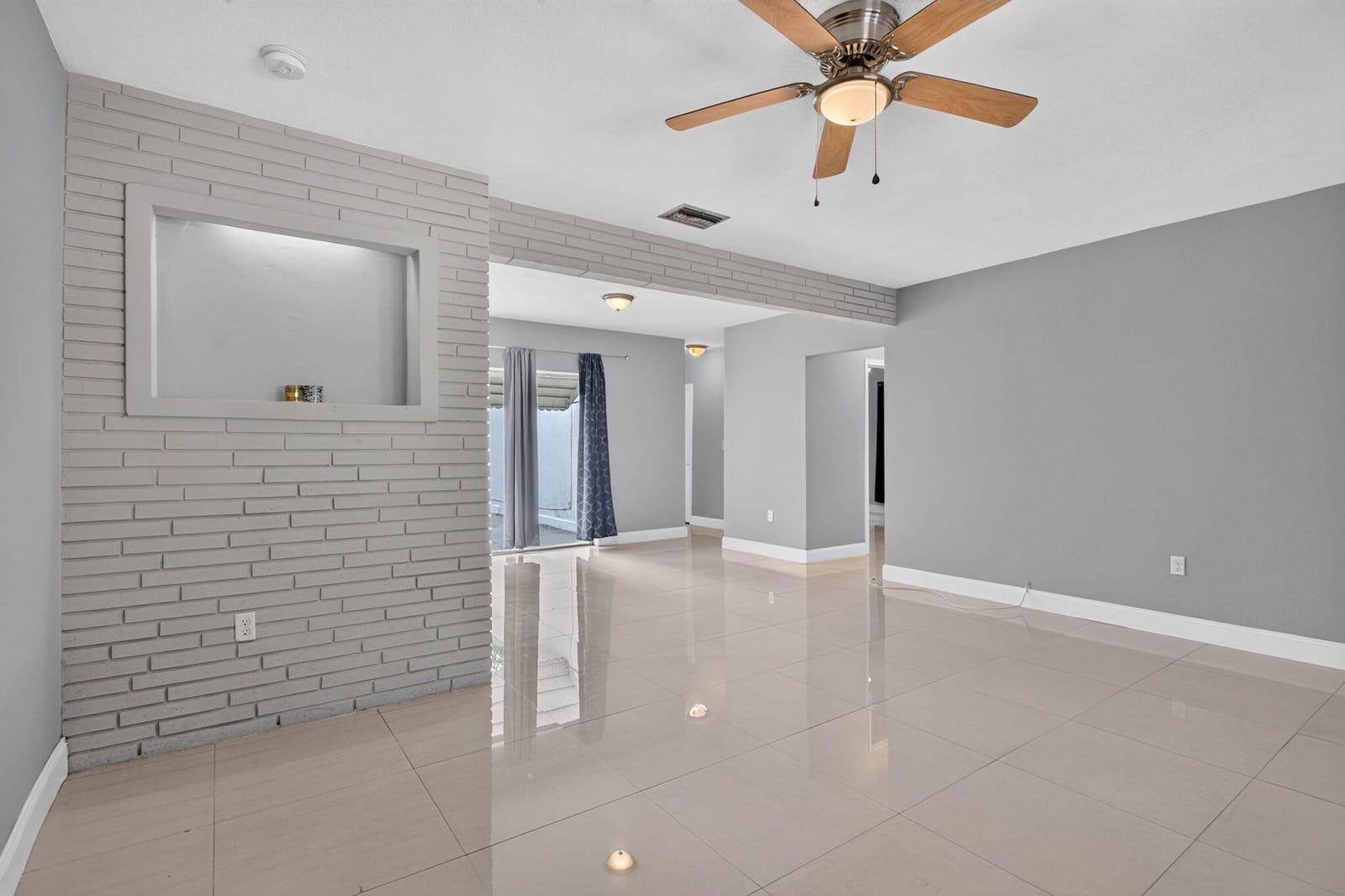 7571 LASALLE Boulevard, Miramar, FL 33023 photo 5