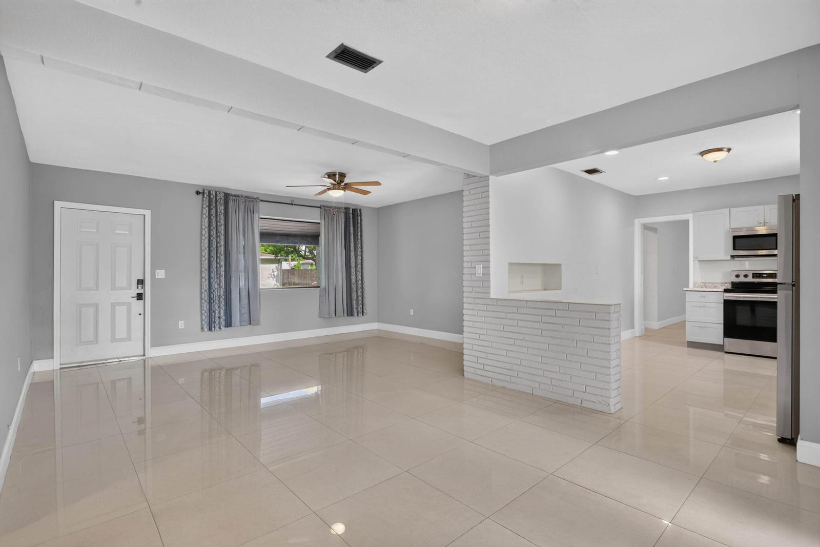 7571 LASALLE Boulevard, Miramar, FL 33023 photo 6