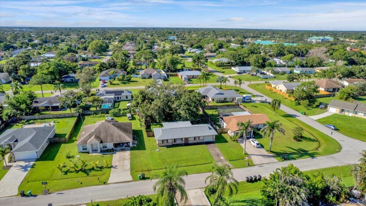 412 SE Dalva Avenue, Port St. Lucie, FL 34984 photo 2