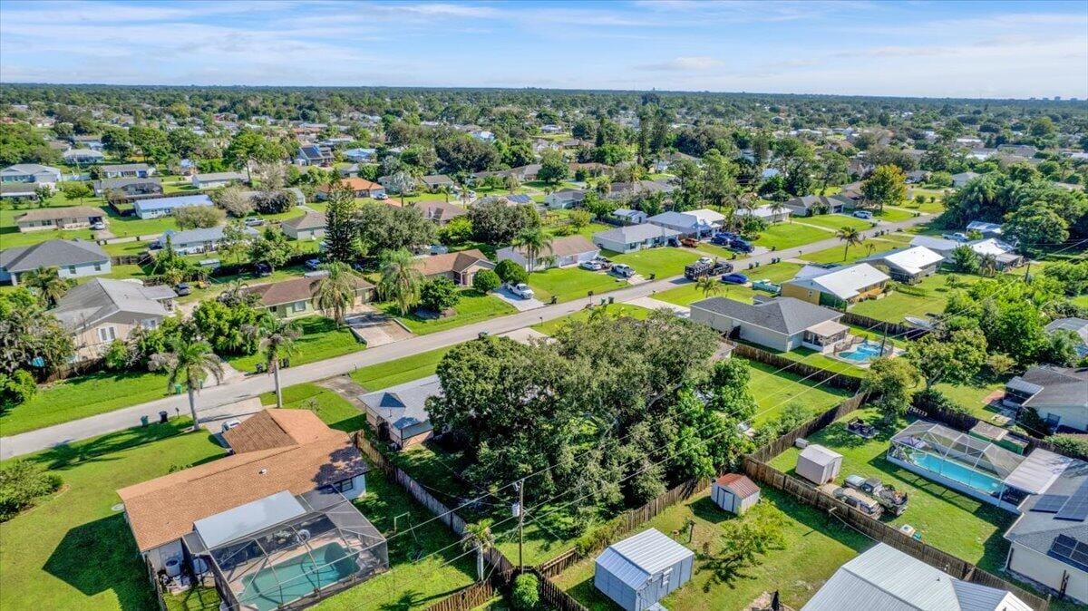412 SE Dalva Avenue, Port St. Lucie, FL 34984 photo 4