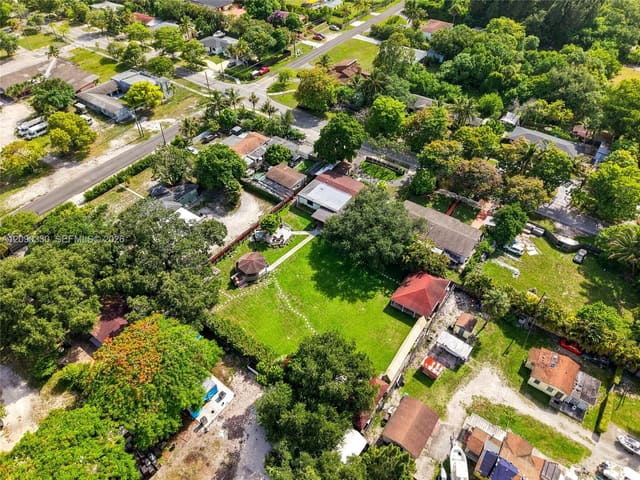 15425 N Miami Avenue, Miami, FL 33169
