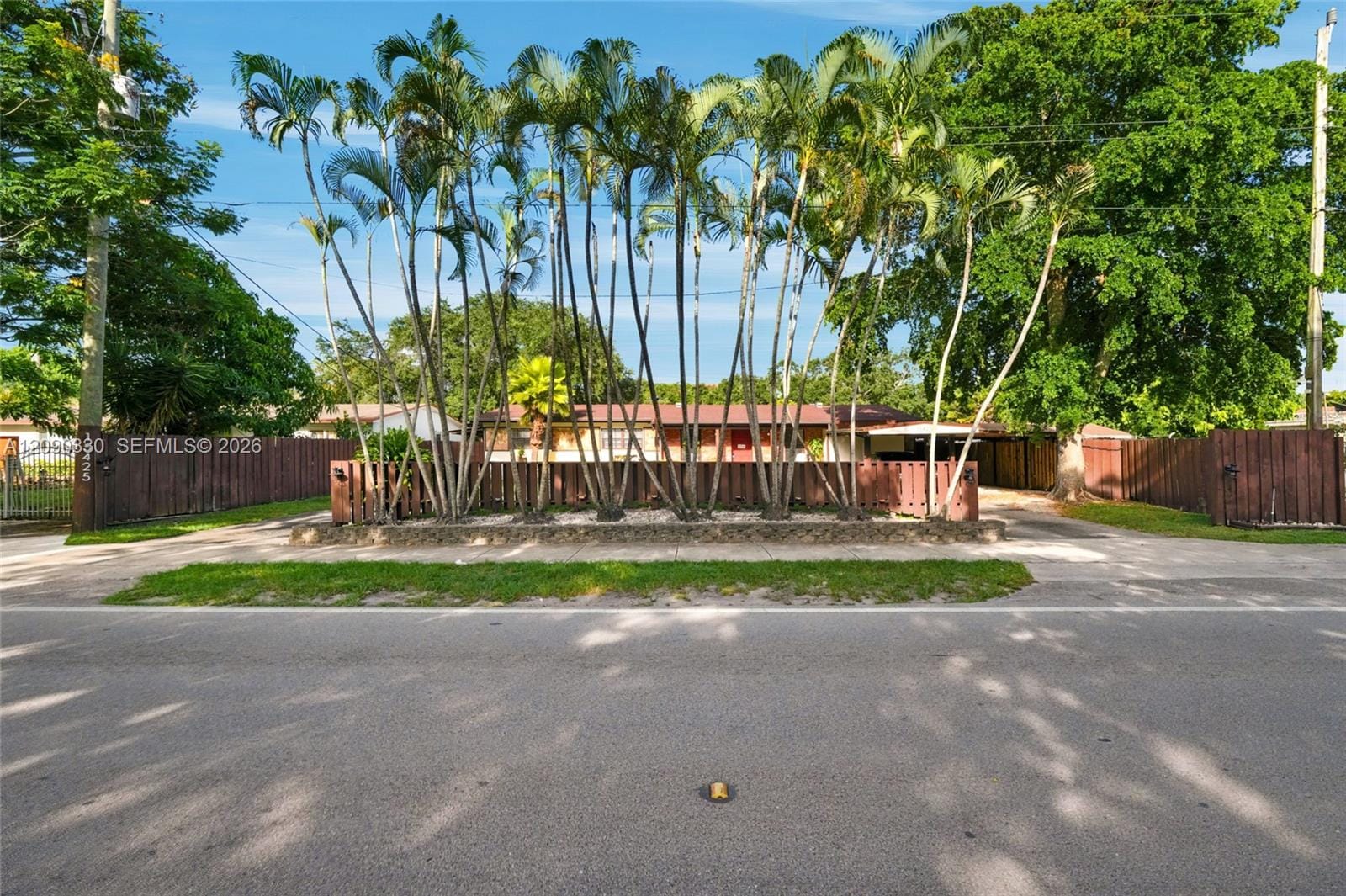 15425 N Miami Avenue — photo 3