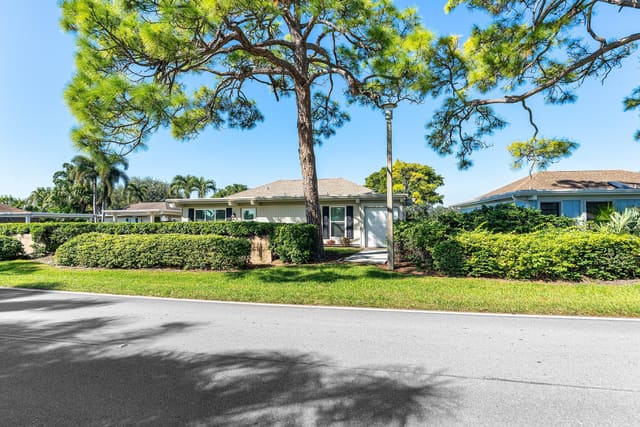 13731 Eastpointe Way, Palm Beach Gardens, FL 33418