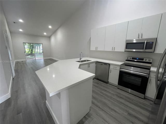 1178 NE 32 Nd Avenue, Homestead, FL 33033