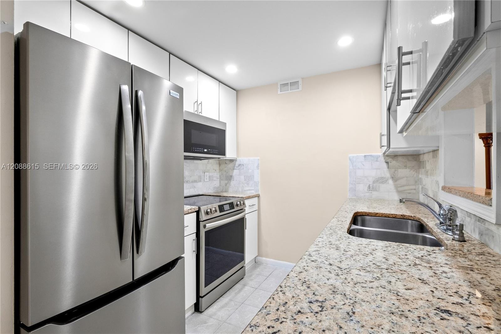 960 Crystal Lake Drive 112, Deerfield Beach, FL 33064 photo 16