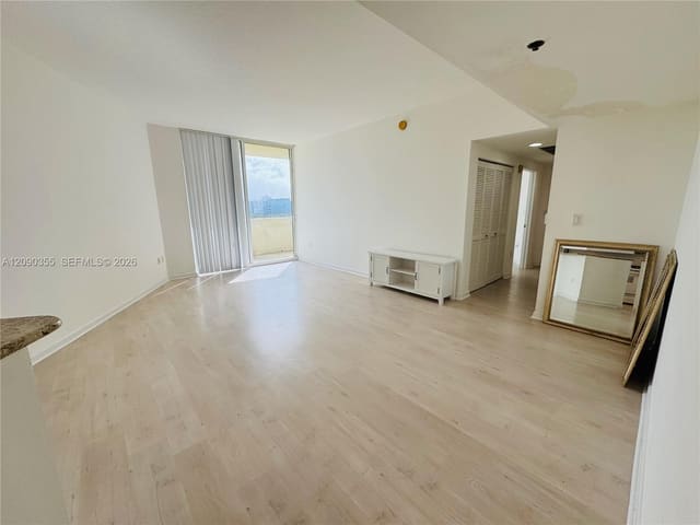 19501 W Country Club Drive 1006, Aventura, FL 33180