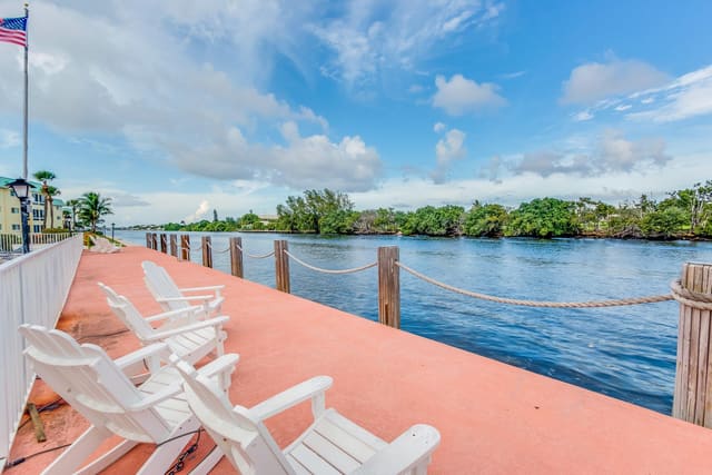 16 Colonial Club Drive 302, Boynton Beach, FL 33435