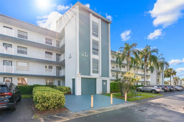 7684 NW 18th Street 404, Margate, FL 33063