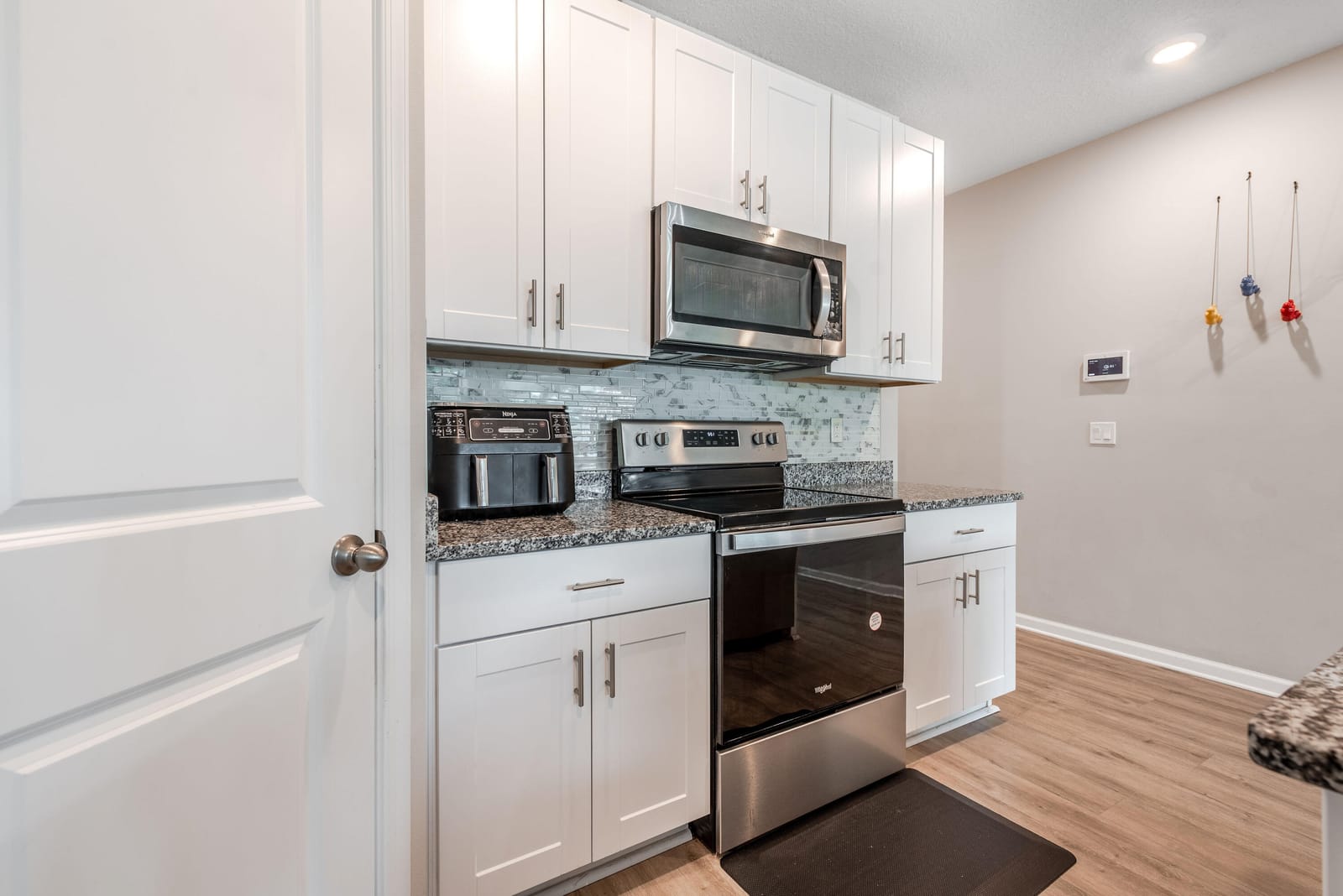 1645 Lindley Street — photo 8
