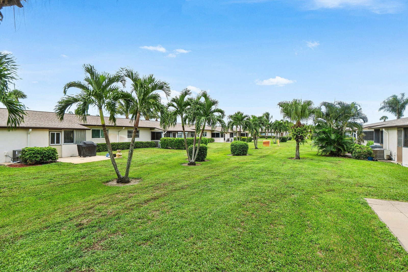 2883 CROSLEY Drive W F, West Palm Beach, FL 33415 photo 4
