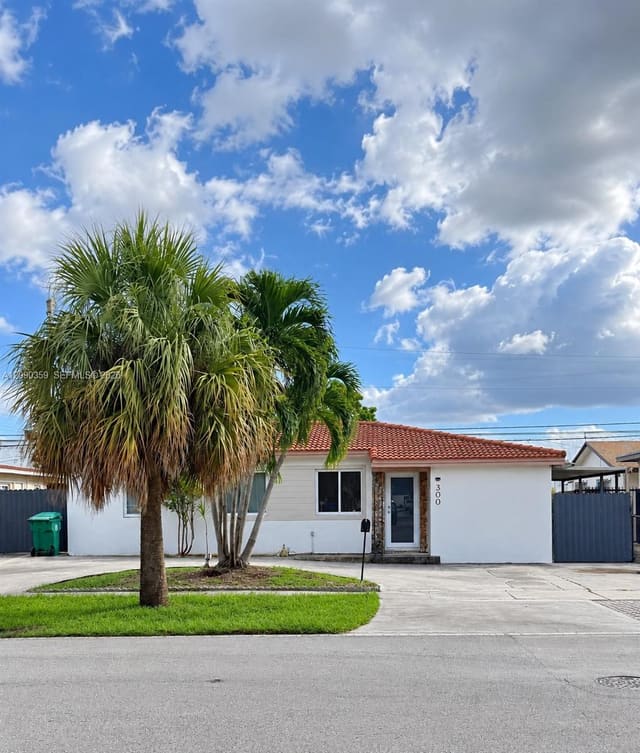 300 SW 69th Avenue, Miami, FL 33144