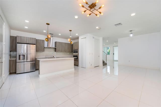 10365 NW 66th Street, Doral, FL 33178