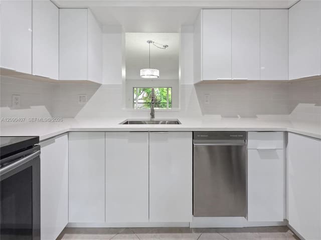2212 S Cypress Bend Drive 301, Pompano Beach, FL 33069