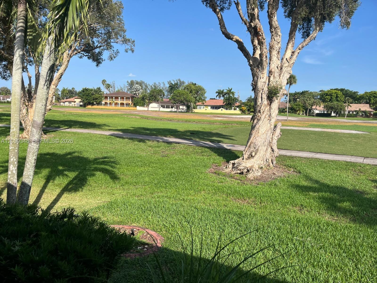 19505 E Lake Drive, Hialeah, FL 33015 photo 18