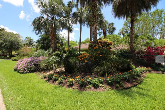 806 CYPRESS GROVE Lane 303, Palm Aire Country Club, Pompano Beach, FL
