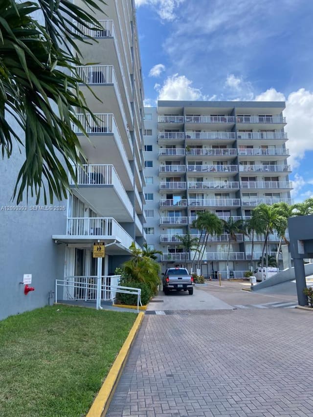 1800 NW 24th Avenue 614, Isla Del Mar, Miami, FL