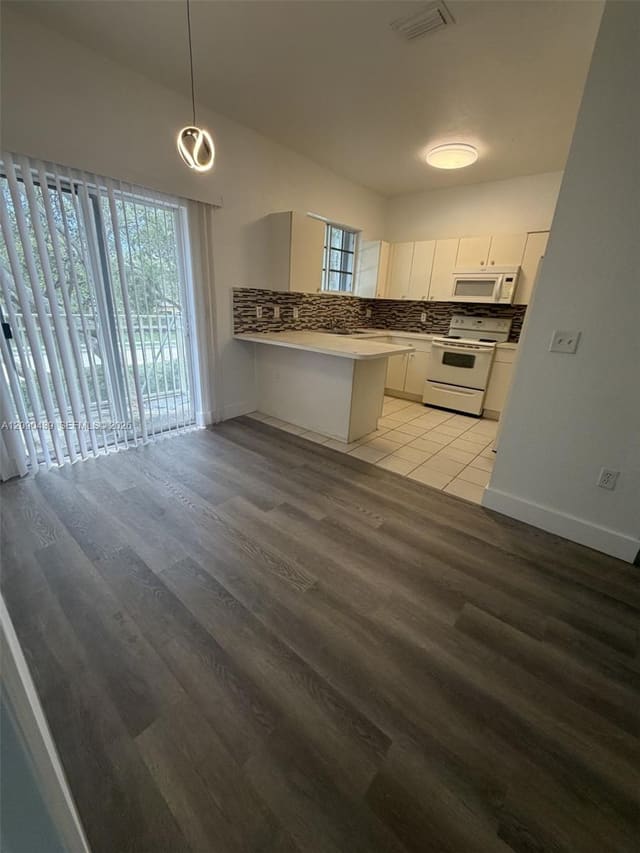 2720 NE 3rd Drive 202, Homestead, FL 33033