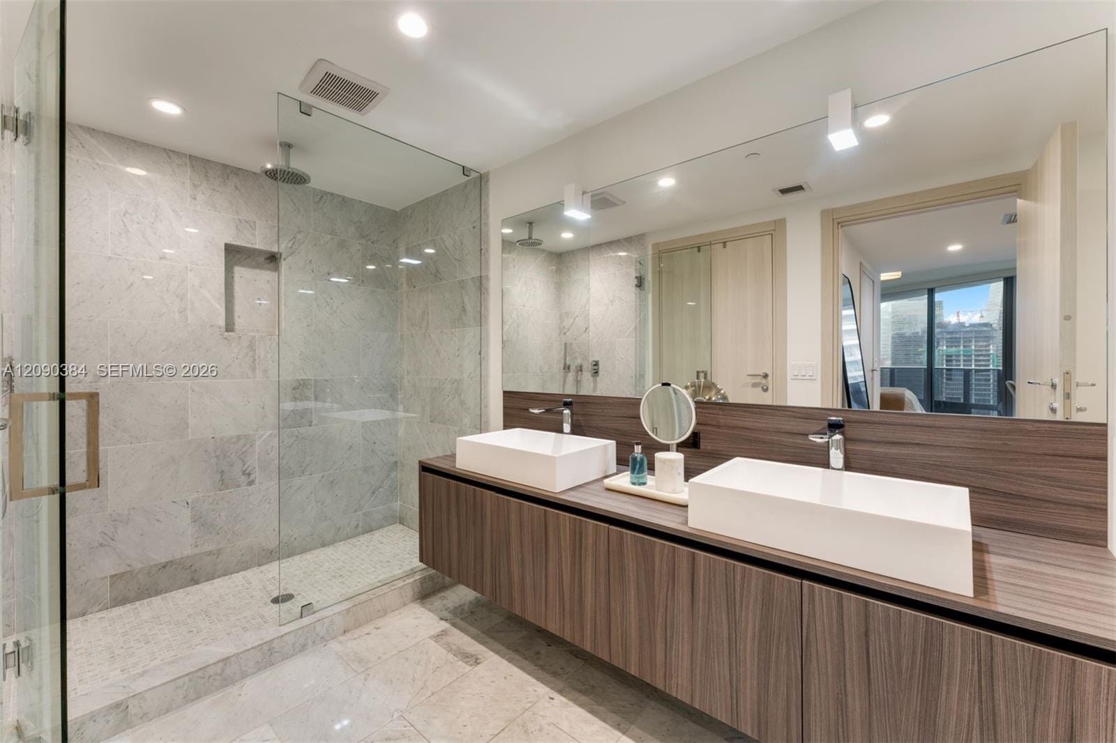 1000 Brickell Plaza 2401, Miami, FL 33131 photo 14