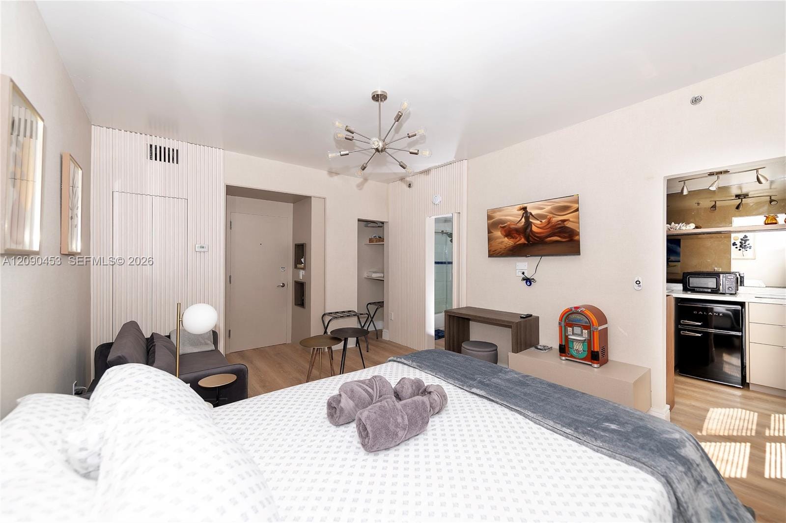 918 Ocean Drive 206 — photo 2