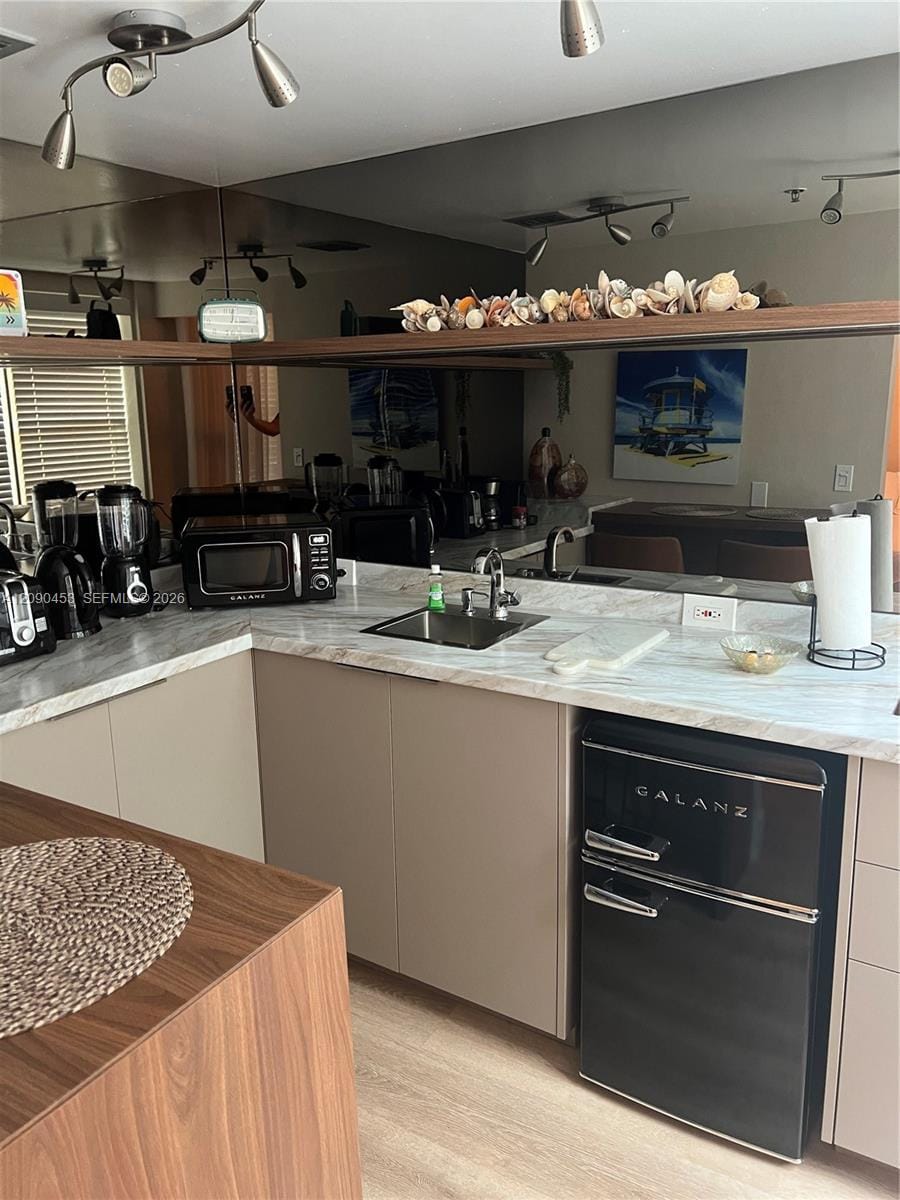 918 Ocean Drive 206 — photo 8