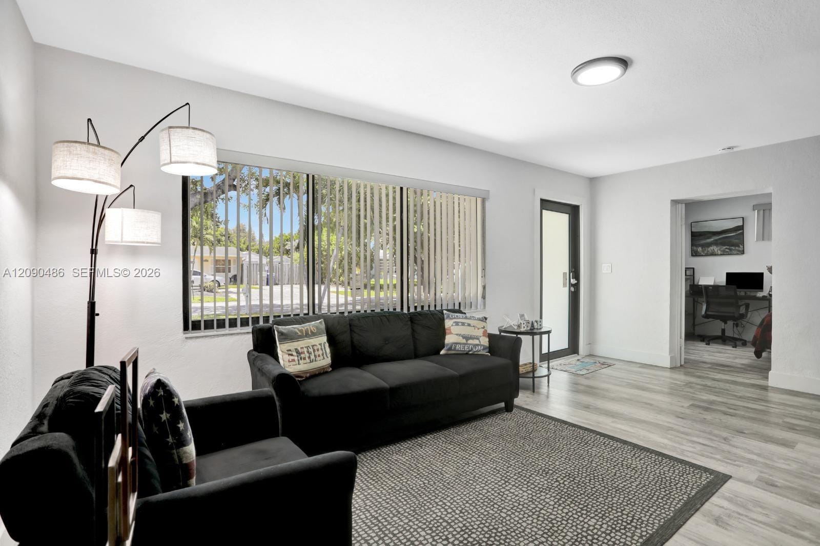 3360 NE 12th Terrace — photo 11