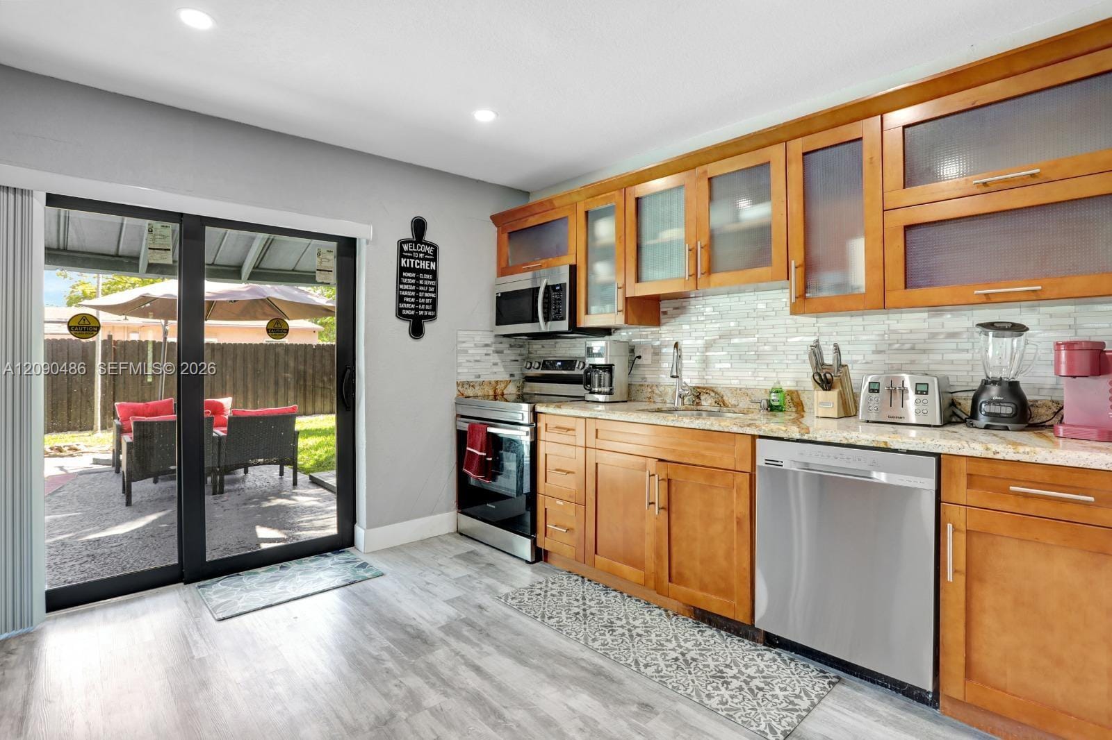 3360 NE 12th Terrace — photo 8