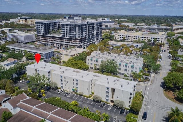 5838 SW 74th Terrace 317, South Miami, FL 33143