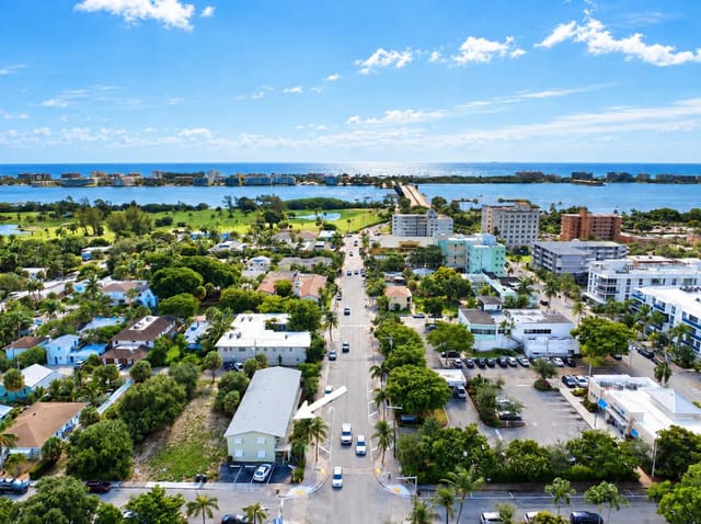 220 Lucerne Avenue 3, Lake Worth Beach, FL 33460
