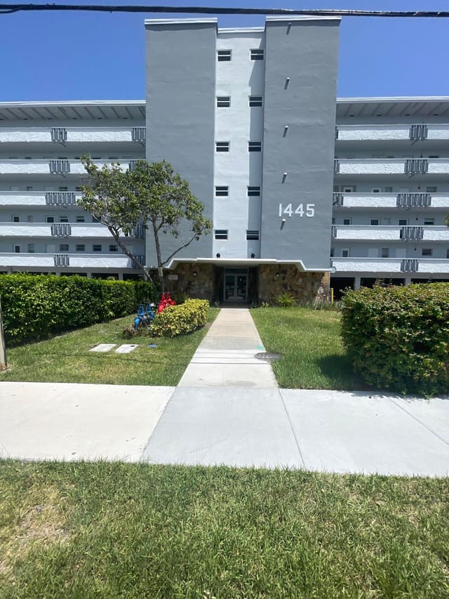 1445 ATLANTIC SHORES Boulevard 410, Hallandale Beach, FL 33009