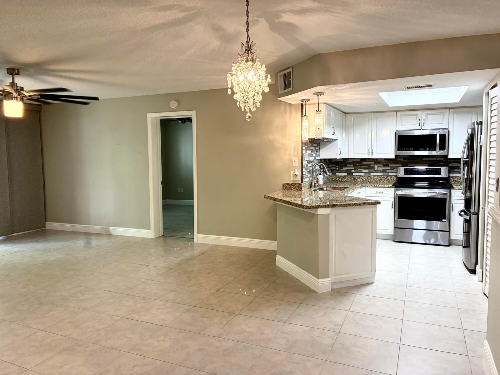 1000 CRESTWOOD Court S 1005 — photo 2