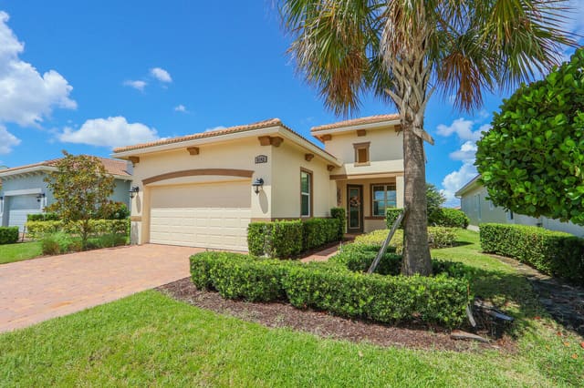 8942 SW PEPOLI Way, Port St. Lucie, FL 34987