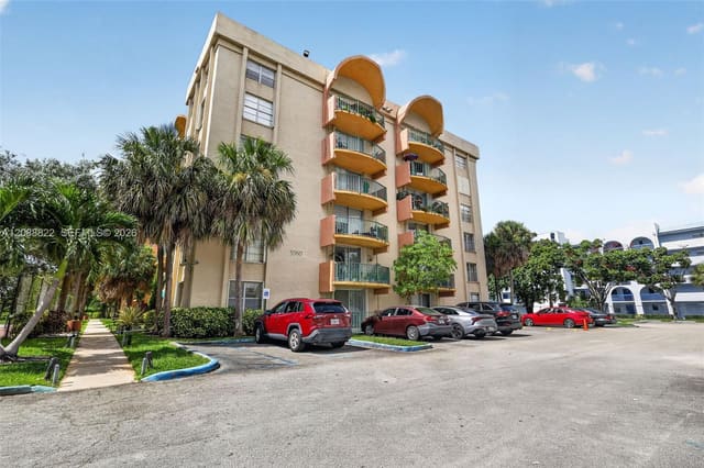 9360 Fontainebleau Boulevard 101, Miami, FL 33172
