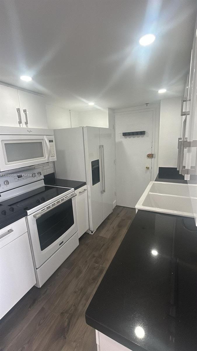 7545 E Treasure Drive 9G — photo 3