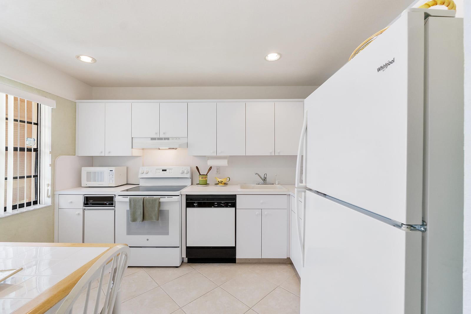 9283 Vista Del Lago 37-I — photo 9
