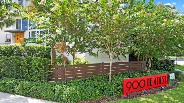 900 NE 4th Street B4, Fort Lauderdale, FL 33301