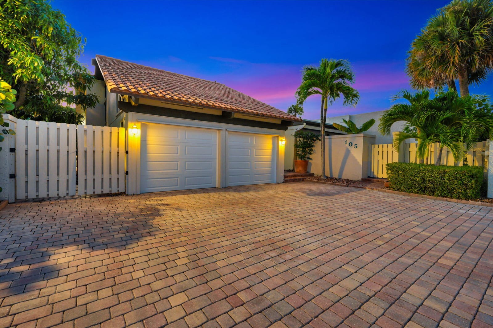 105 SANDPIPER Circle W, Jupiter, FL 33477 photo 2