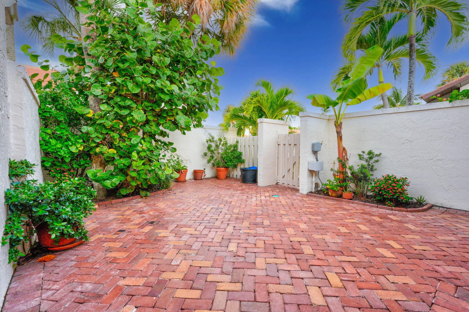 105 SANDPIPER Circle W, Jupiter, FL 33477 photo 25