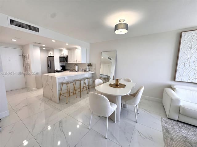 2899 Collins Avenue 1037, Miami Beach, FL 33140