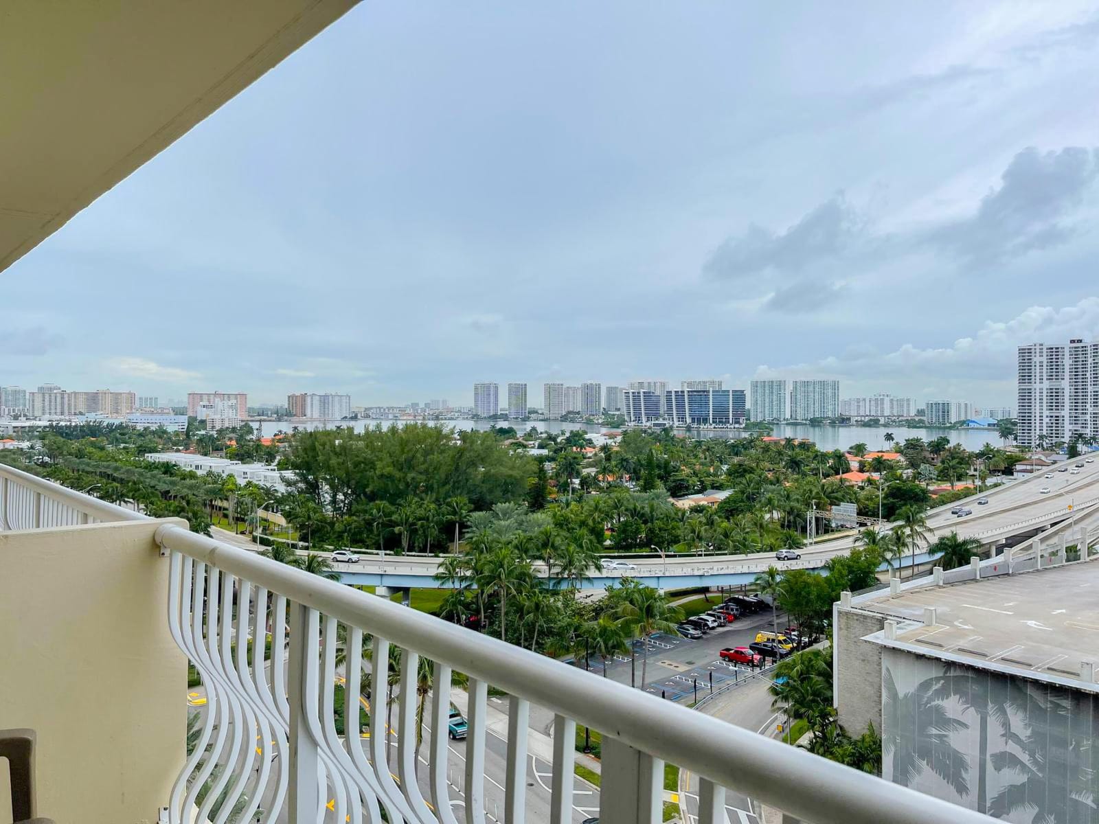 19201 Collins Avenue 1034