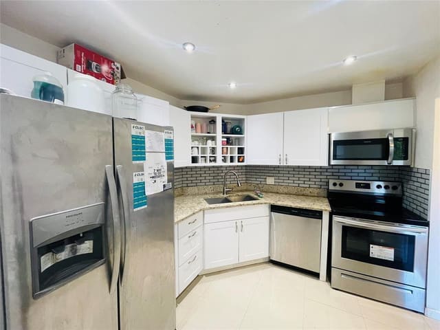 6300 S Falls Circle Drive 412, Lauderhill, FL 33319
