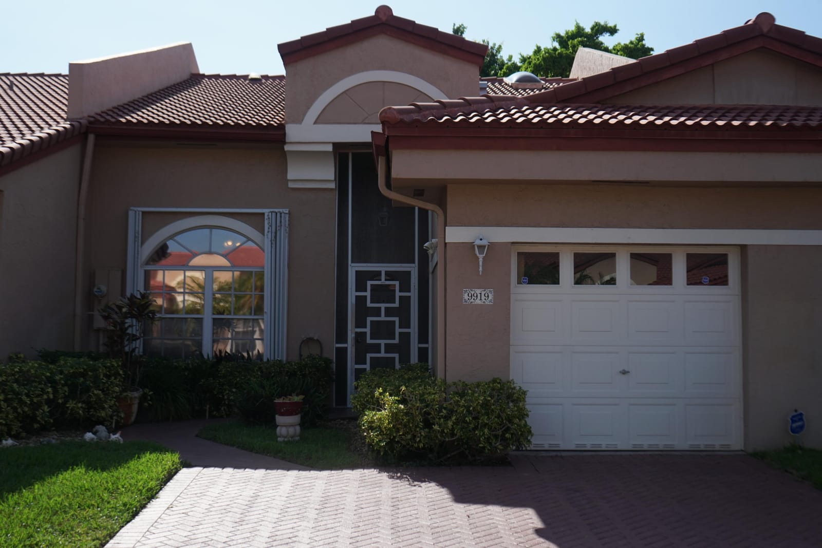 9919 MALVERN Drive — photo 2