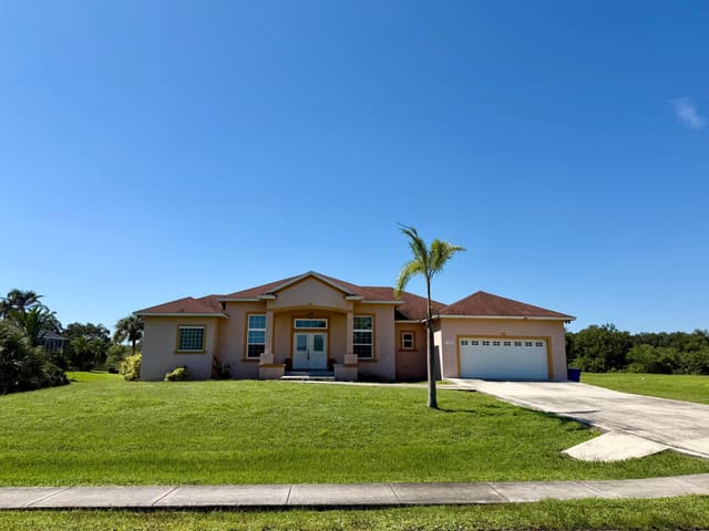 1218 SE 12TH Drive, Okeechobee, FL 34974