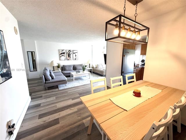 17021 N Bay Road 1021, Sunny Isles Beach, FL 33160