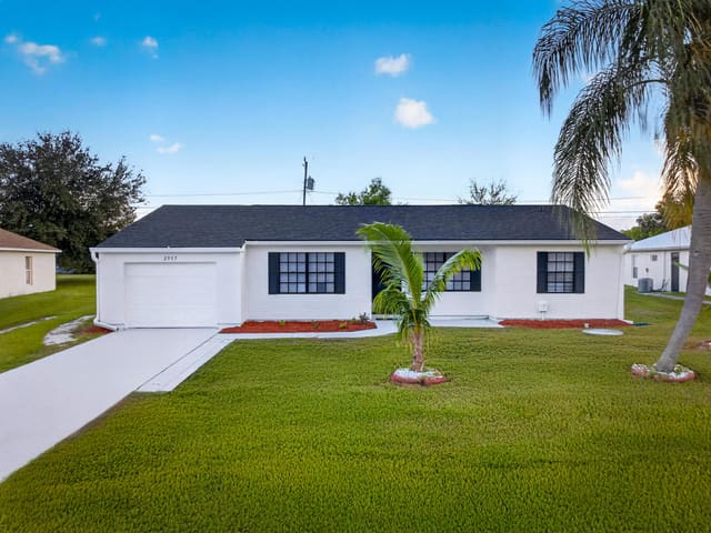 2557 SE Robin Circle, Port St. Lucie, FL 34952