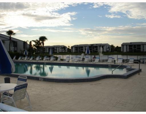 1105 GREEN PINE Boulevard C2, West Palm Beach, FL 33409 photo 4