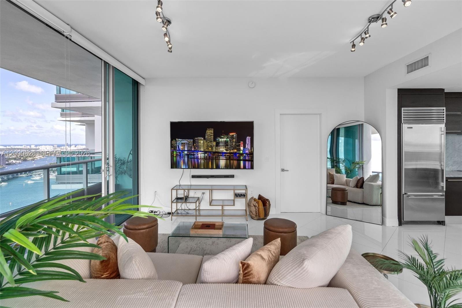 900 Biscayne Boulevard 4412, Miami, FL 33132 photo 3