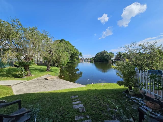 6961 W 14th Court 103, Hialeah, FL 33014