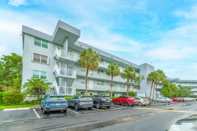 101 ROYAL PARK Drive 1C, Oakland Park, FL 33309