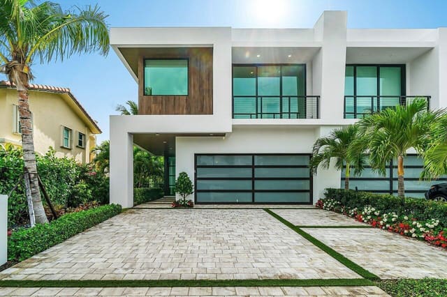 326 NE Wavecrest Way, Boca Raton, FL 33432