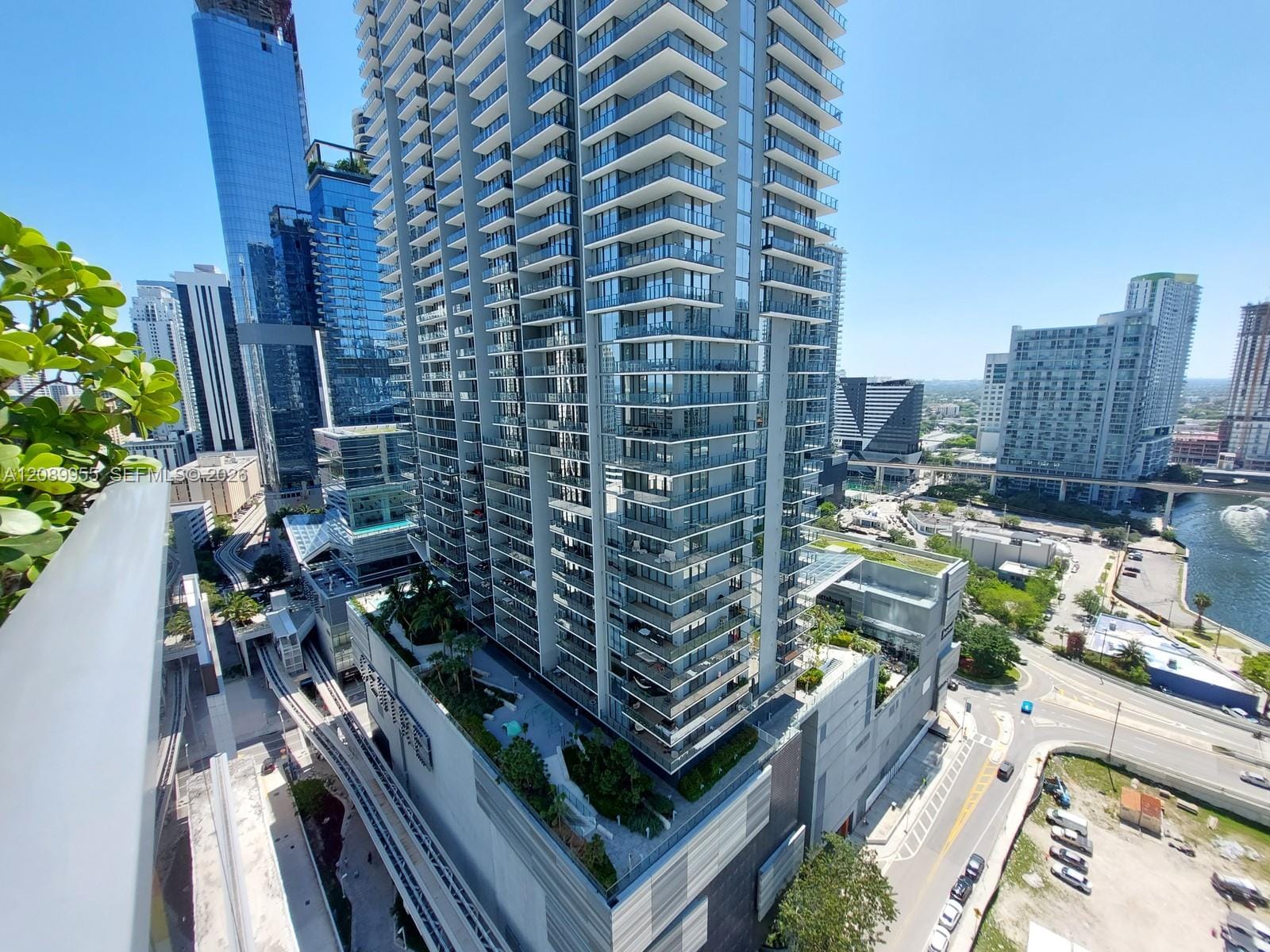 31 SE 6th Street 1405, Miami, FL 33131 photo 13